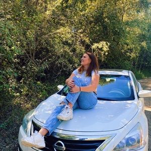 Meet your Posher, Olivia